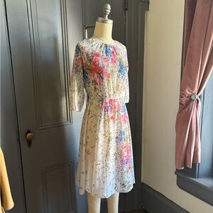 Vintage floral sheer midi dress 😍